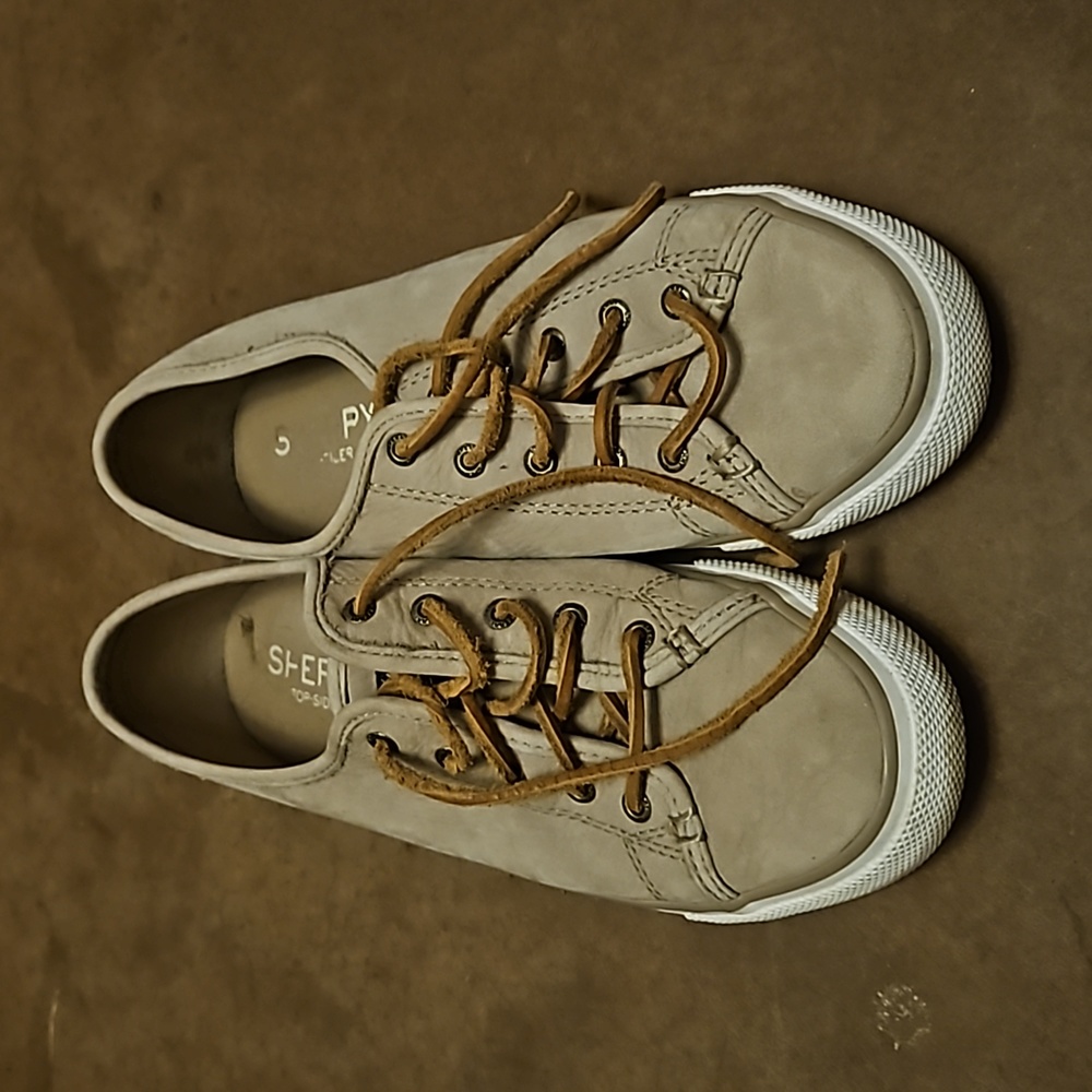 Sperry sneaker